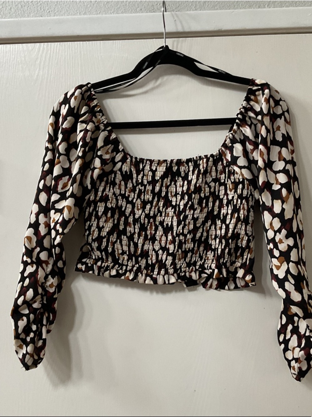 Forever 21 Black, Cream & Brown Printed Ruched Crop Top - Picture 4 of 5